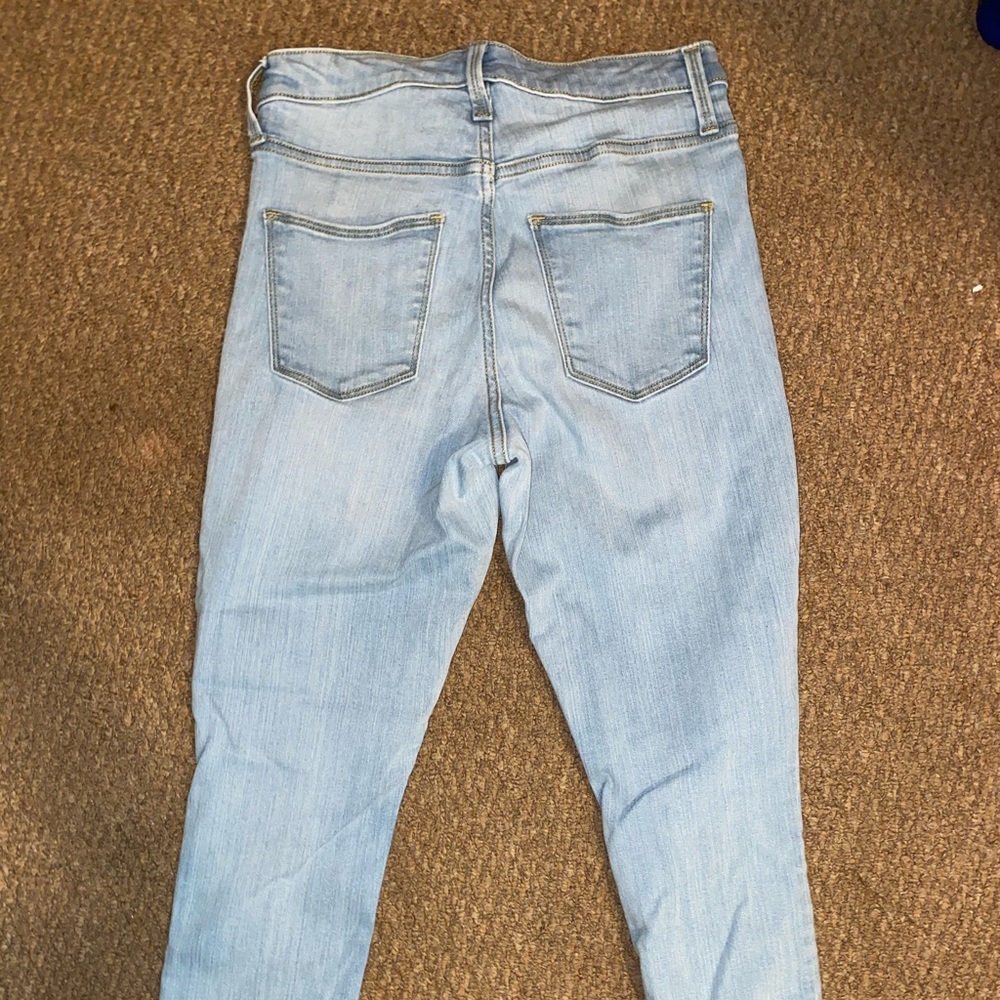 Universal Thread Crop Jeans - Picture 3 of 4